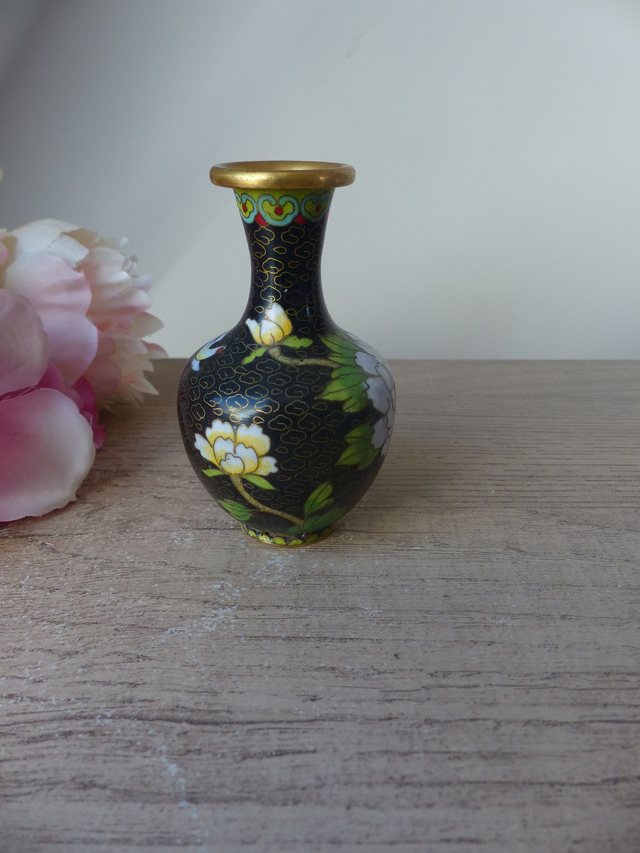 Petit vase noir en laiton cloisonné, vase miniature artisanal décor floral pivoine, décoration style asiatique pour salon chambre vitrine