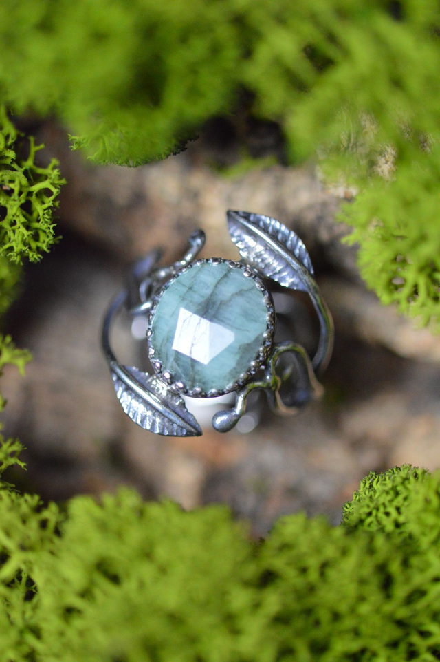 Bague Elfique - Emeraude T55, feuilles simples