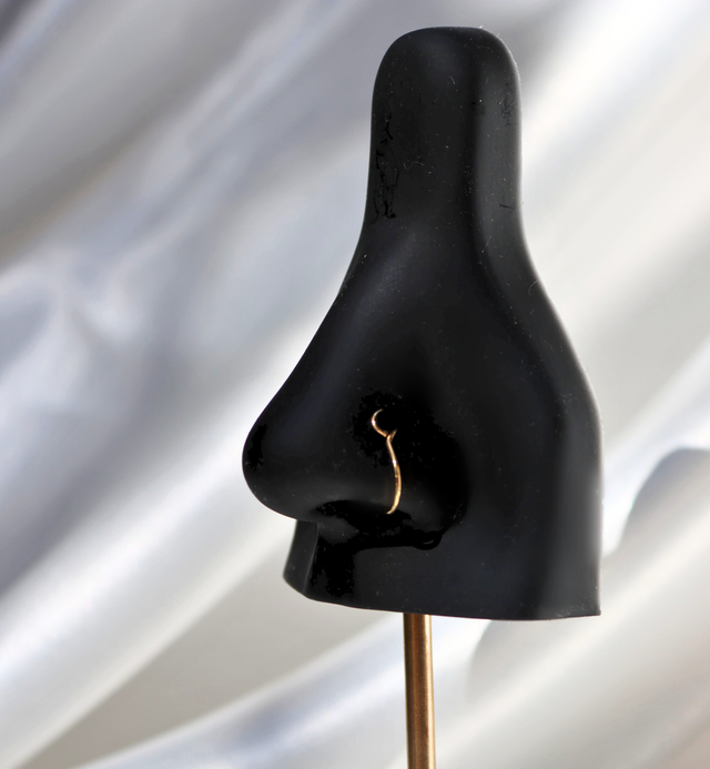 Faux piercing de nez Dotty doré/noir