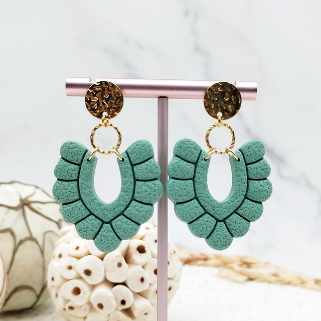 Boucles d&#039;oreilles &quot;Alia&quot; Vert Absinthe Doré