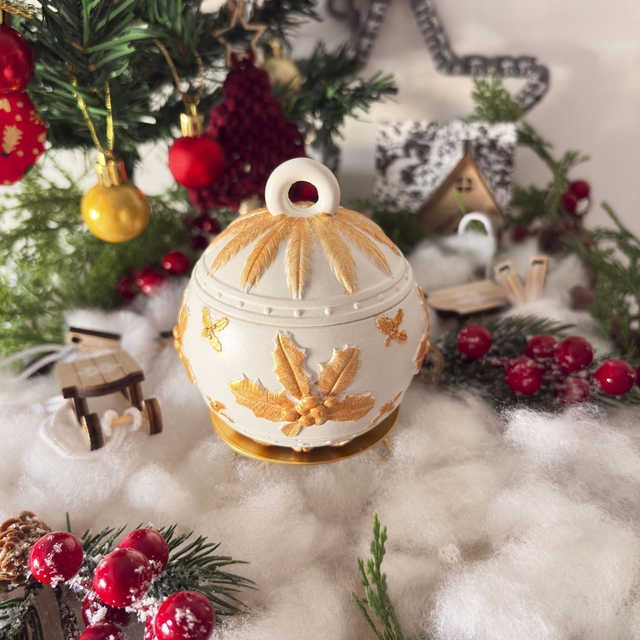 Vela aromática Manzana y Canela "Viaje a Belén" Diseño "Acebo" Ed.Navidad