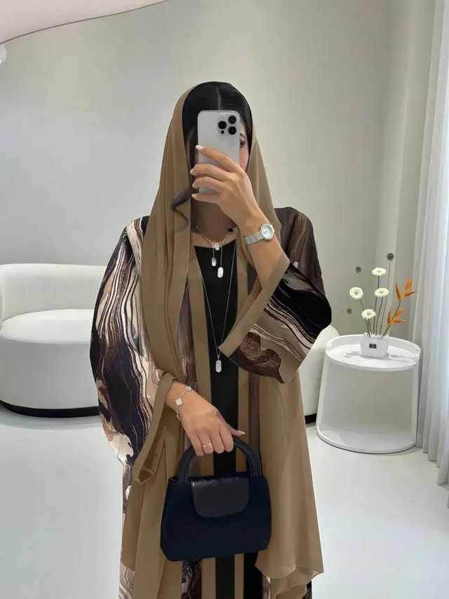 Women's Two-Piece Elegant Brown and Black Abstract Print Robe with Matching Scarf Set