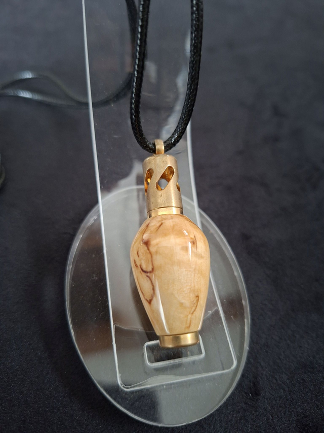 Pendentif aromathérapie laiton en bouleau madré