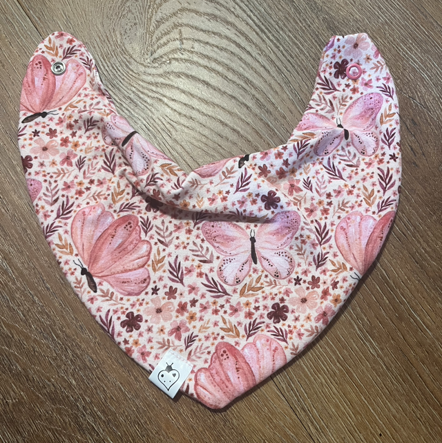 Babylätzli rosa Schmetterlinge