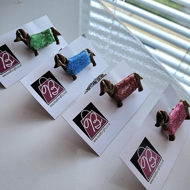 Brooch: Mini Dachshund with glitter coat brooch