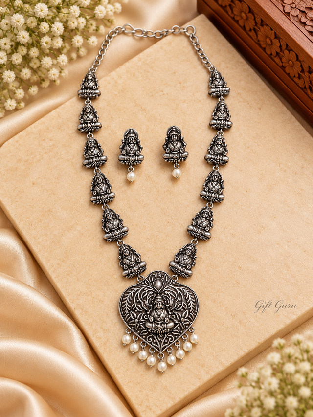 Antique silver-plated Lakshmi-themed necklace