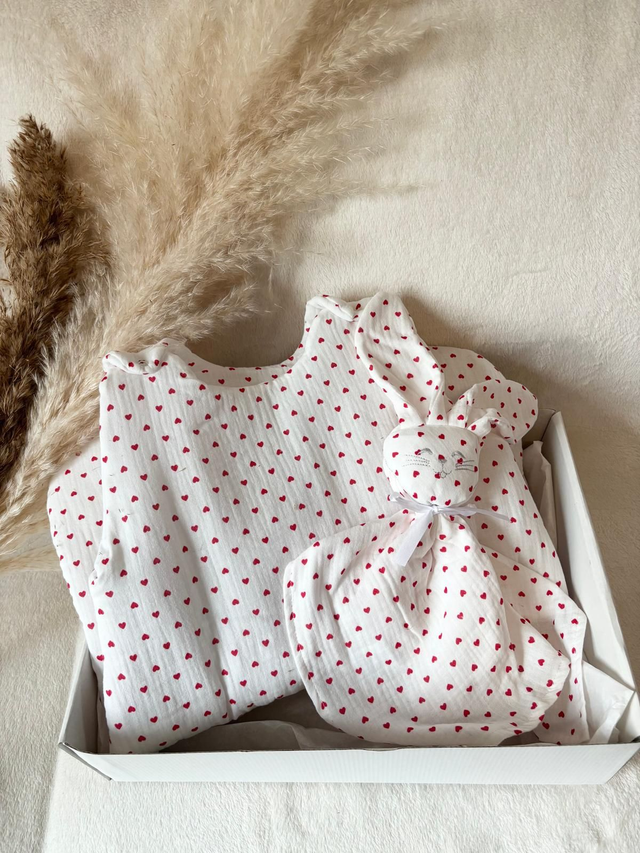 Coffret Naissance cœur rouge - Gigoteuse + Doudou Lapin