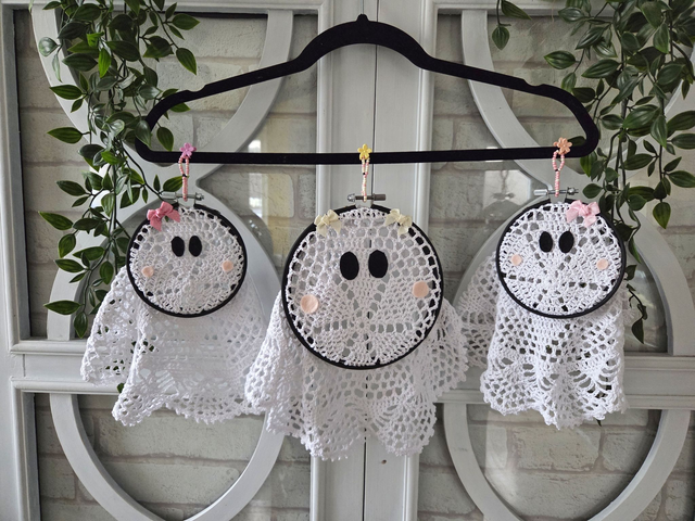 Ghost Doilies - Set of 3