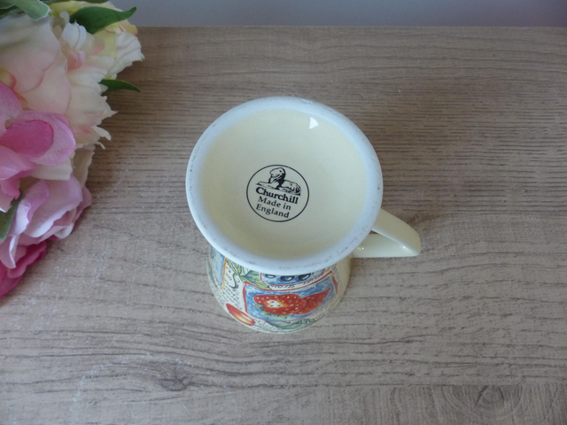 Tasse à thé vintage Churchill – Décor fraises et cerises – Années 1980 – Fabriquée en Angleterre