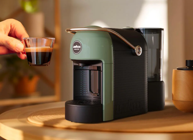 Lavazza jolie + 100 Capsule Spazio Caffè