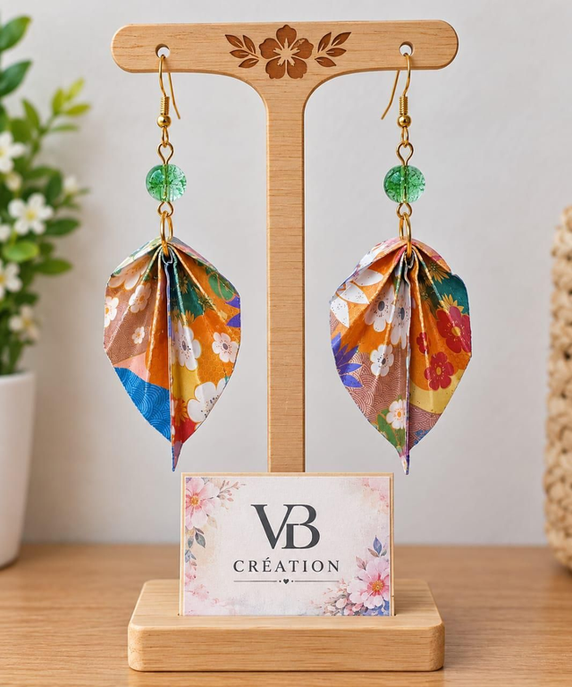 Boucles d'oreilles origami motif fleuri et perle verte