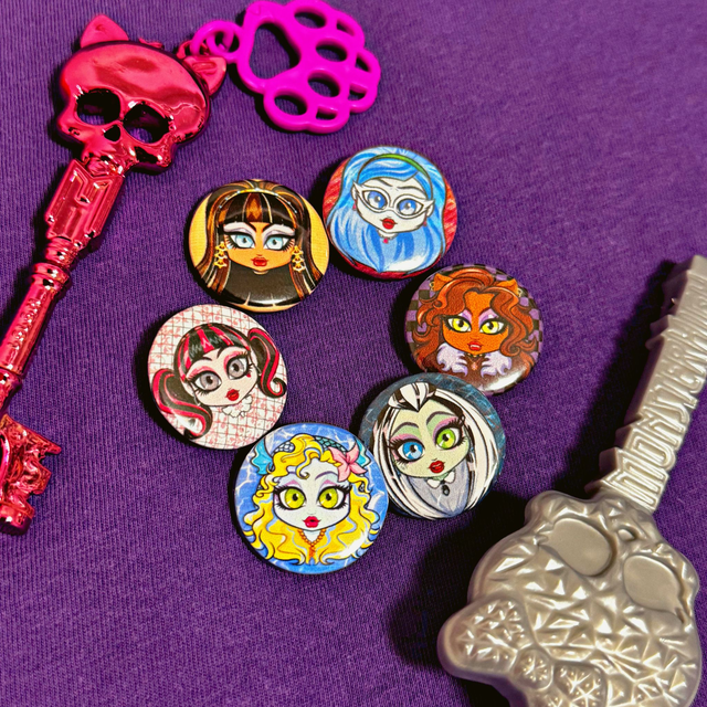 Monster High button set n1