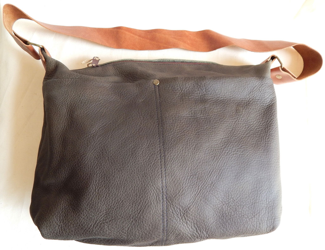 Green Leather Zipped Handbag