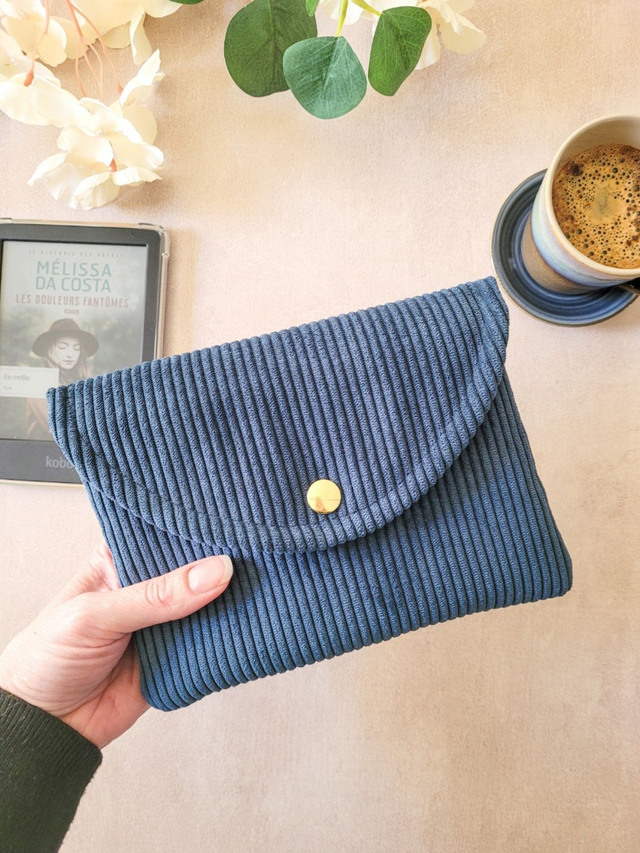 LISON - pochette liseuse Velours bleu nuit