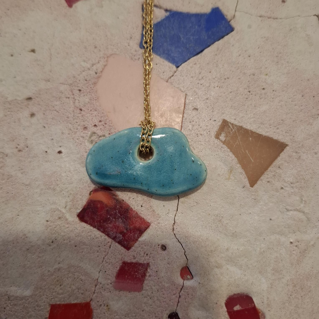 Cap16 collier nuage turquoise 