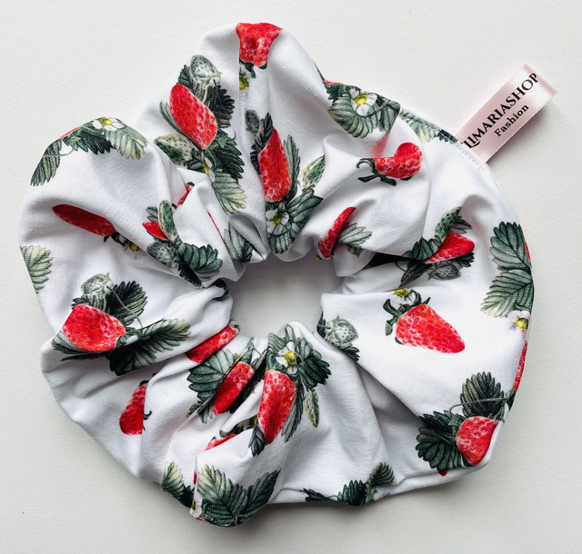 Erdbeeren Scrunchie
