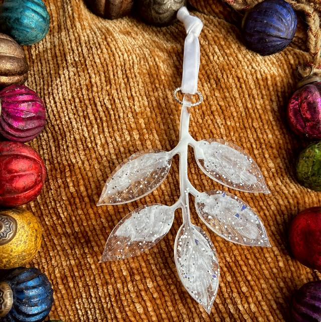 Leaf Decoration - White and Silver