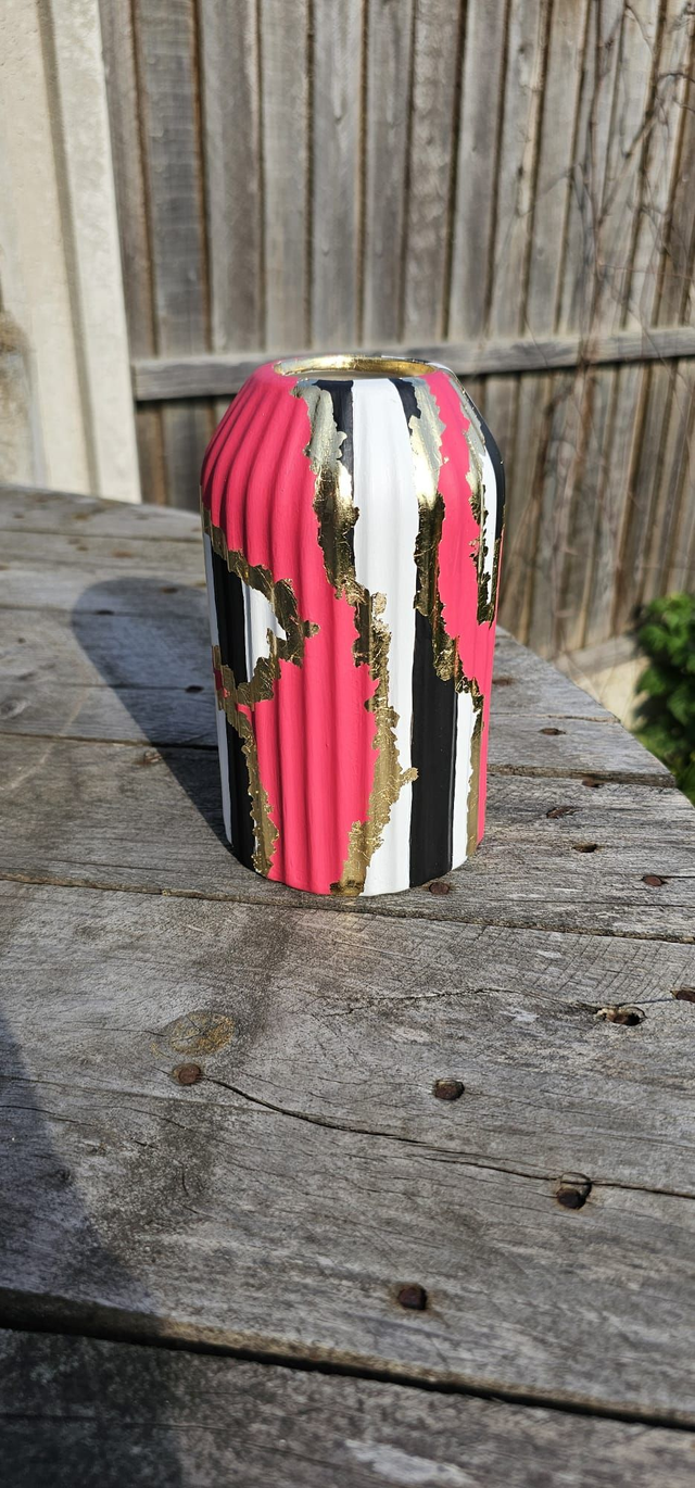 Reeded Vase - Pink, Black, White &amp; Gold