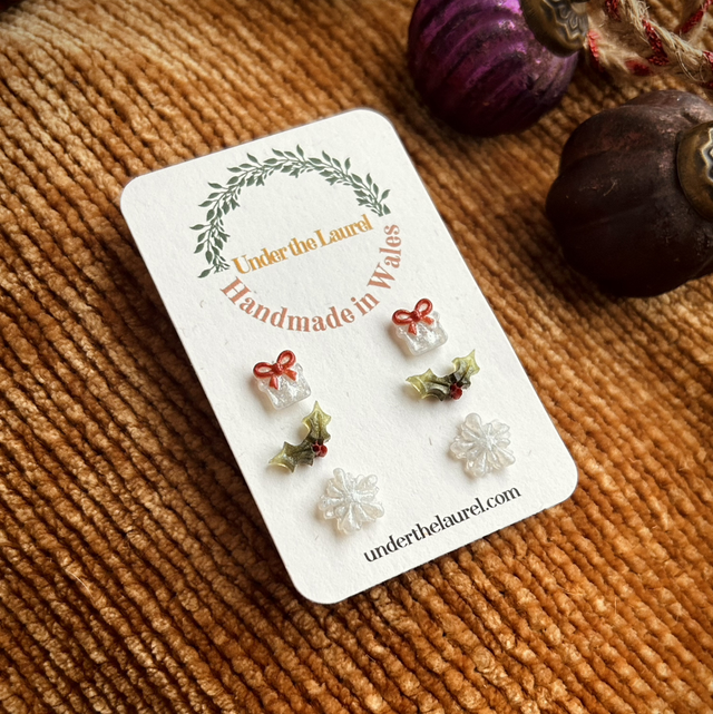 Festive Stud Pack (3 Pairs) - White Presents, Red Bows