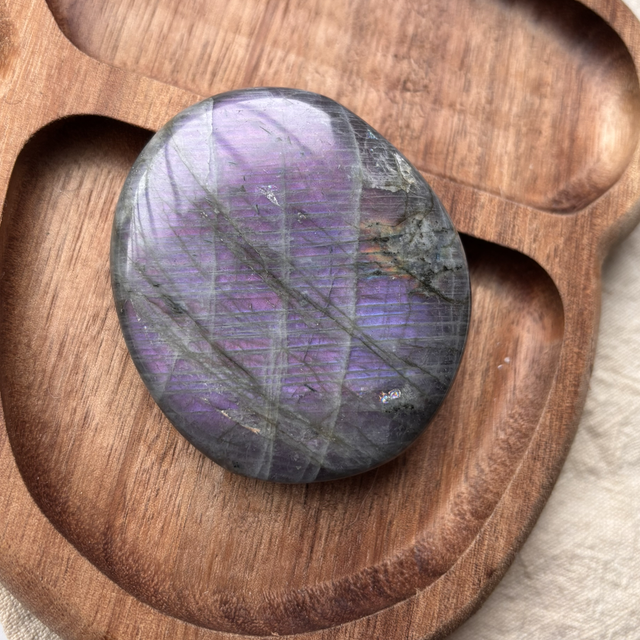 High quality Natural purple labradorite