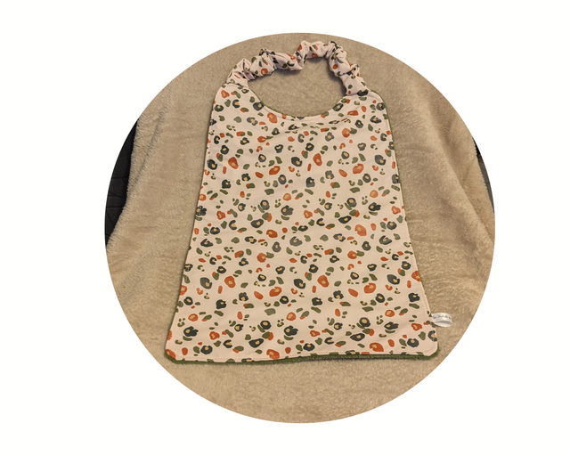 Serviette élastiquée imperméable léopard