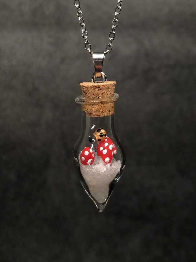 Pendentif givré amanite rouge coccinelle doré