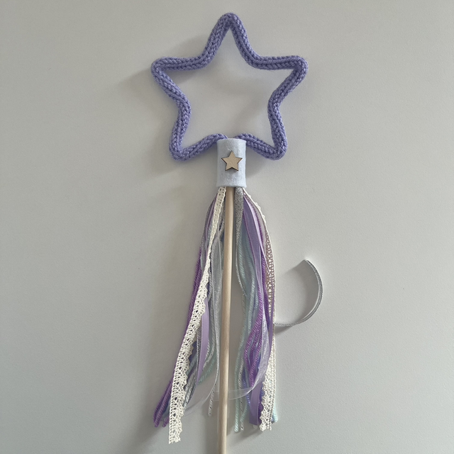 Baguette magique étoile violette 