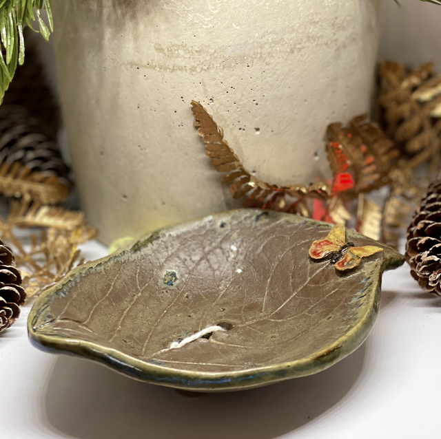  Soap dish ceramic hydrangea