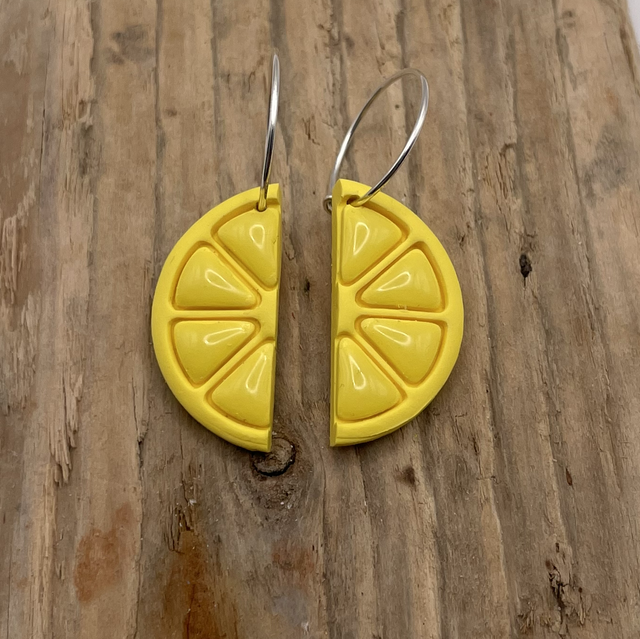 Half lemon slices on hoops 