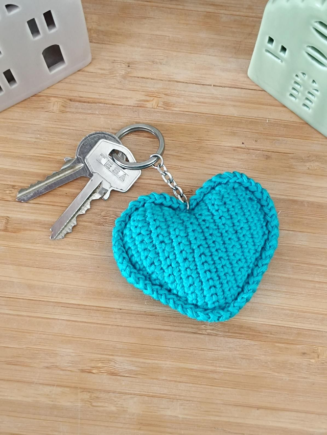 RÉSERVÉ - Porte-clés LOVE en crochet - Turquoise 