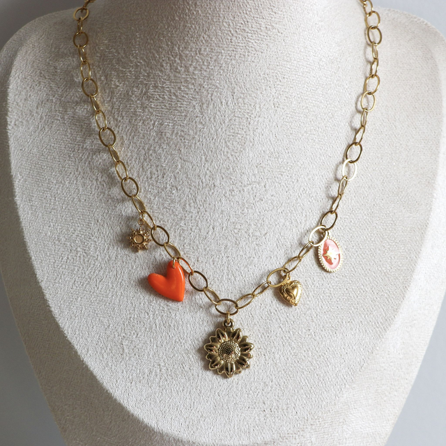 Collier fleurs orange