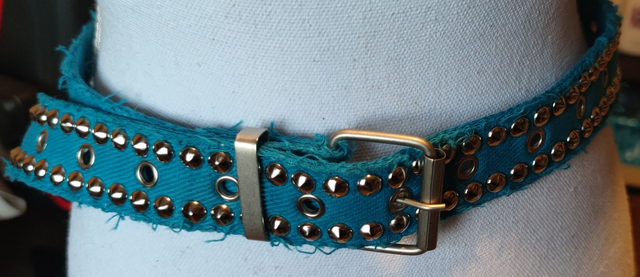 Ceinture tissus turquoise clouté 90 cm homme 