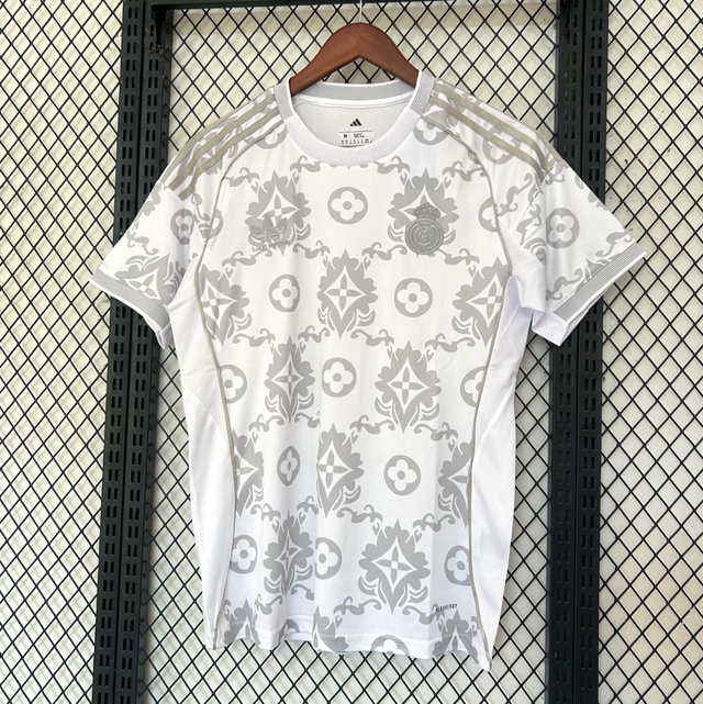 Camiseta 🤍 Real Madrid · Edición Especial Louis Vuitton - Versión Jugador - 25-26