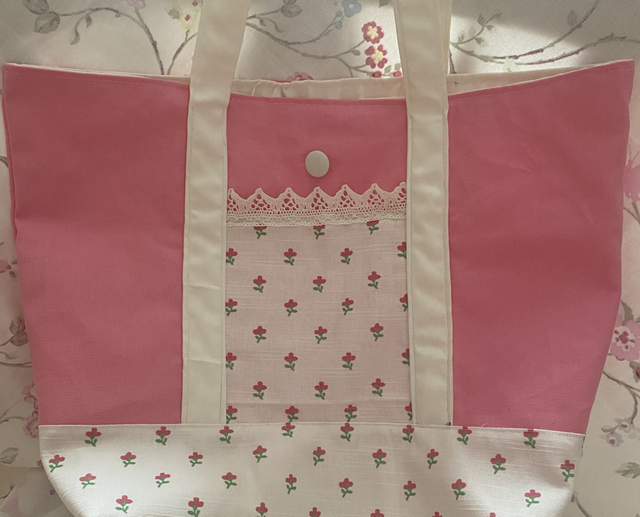 Pink frills Daffodil bag 