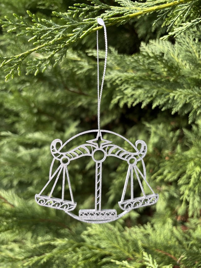 Boule de Noel Balance Argent