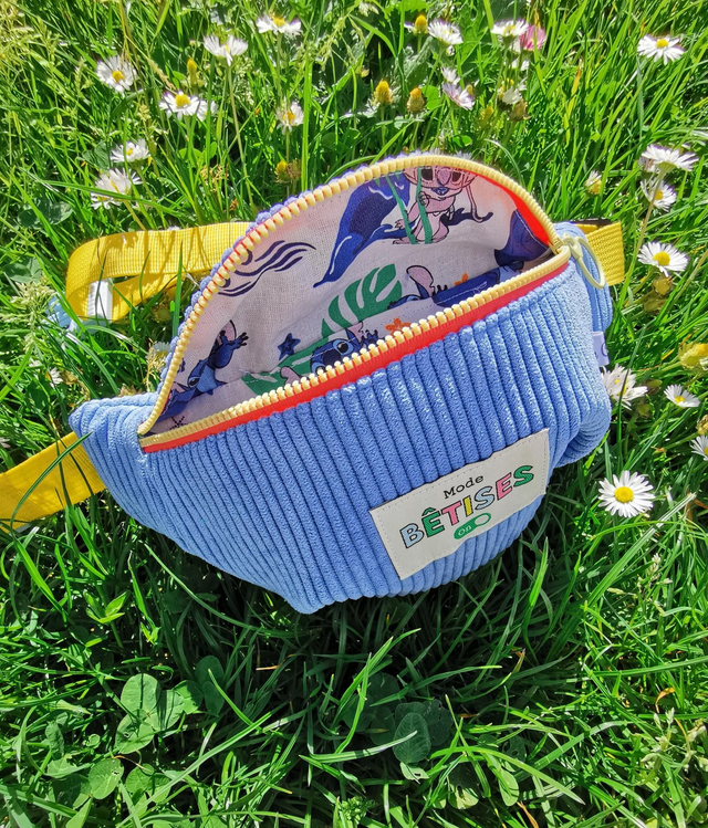 Banane BILLY velour bleu 