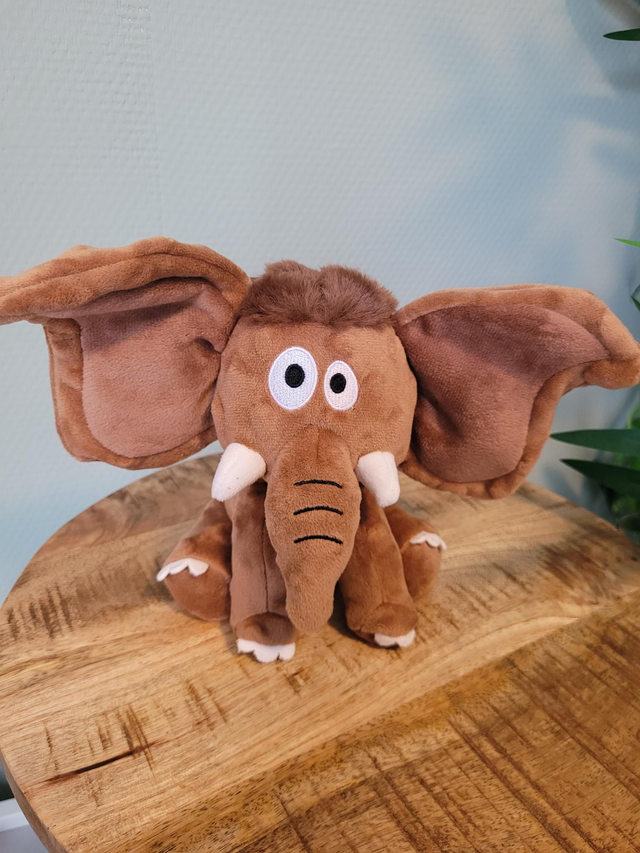 Olifantenknuffel met knisperende oren!