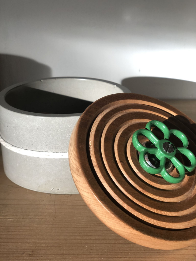 Upcycling Aufbewahrung M Installation grüne Blume