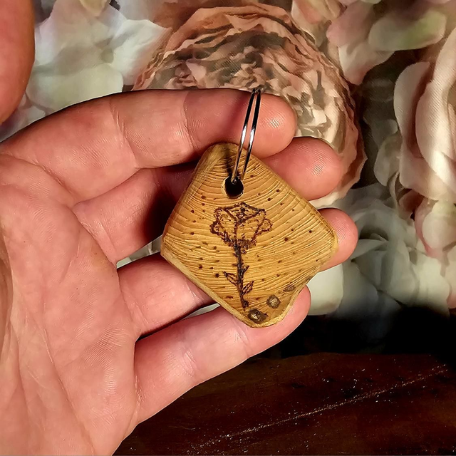 Small rose Oak Keyring 