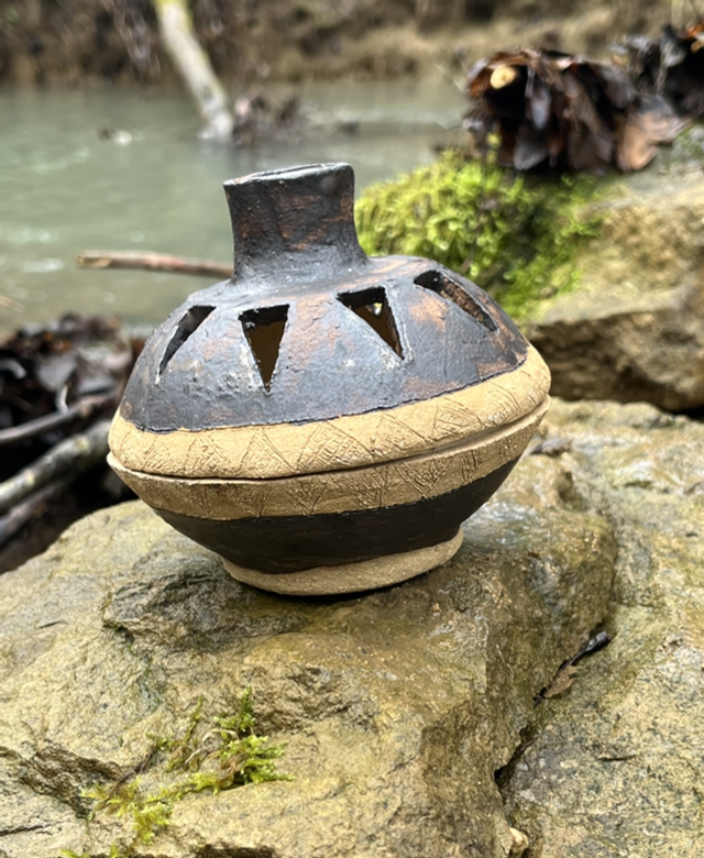 Brûleur d’encens en grès « terra »