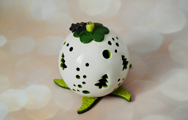 Photophore boule de Noël "sapin" en céramique