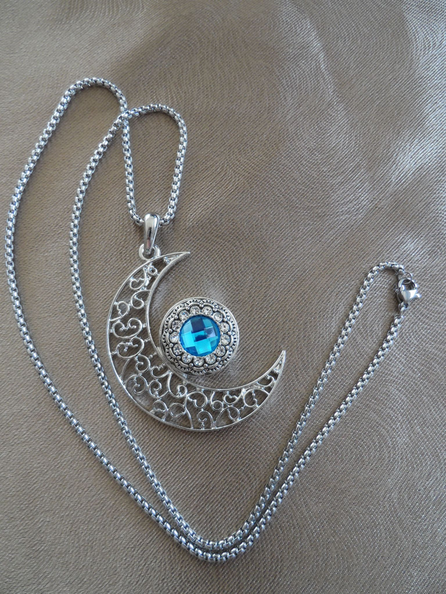Collier Lune avec clip Fleur bleu