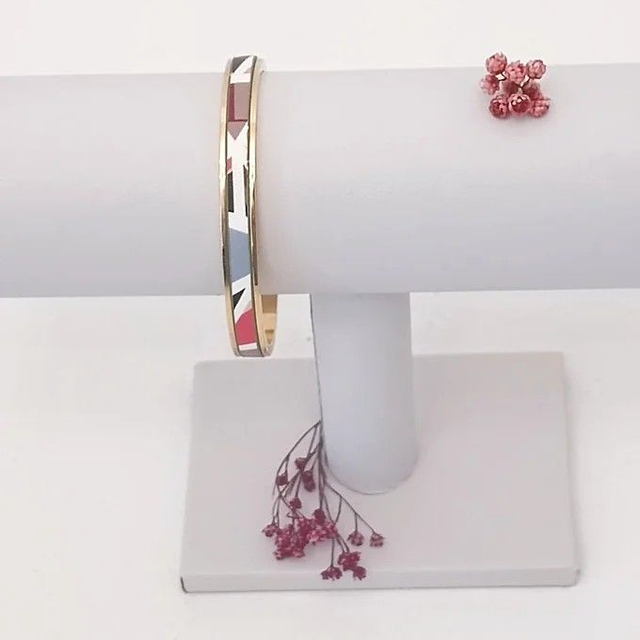 Bracelet manchette Delphinium – acier inoxydable doré & simili cuir graphique