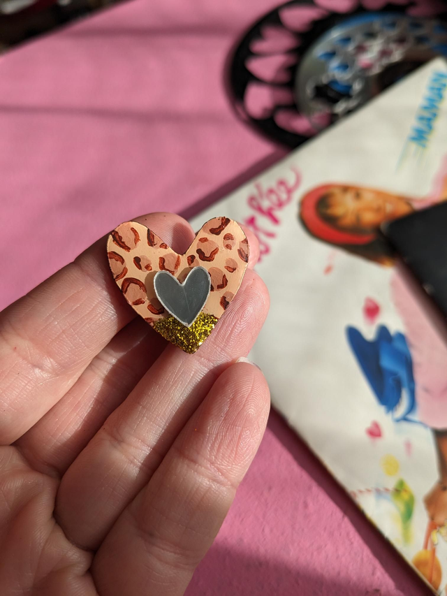 Pin's Léopard (Dorothée et Diam's)