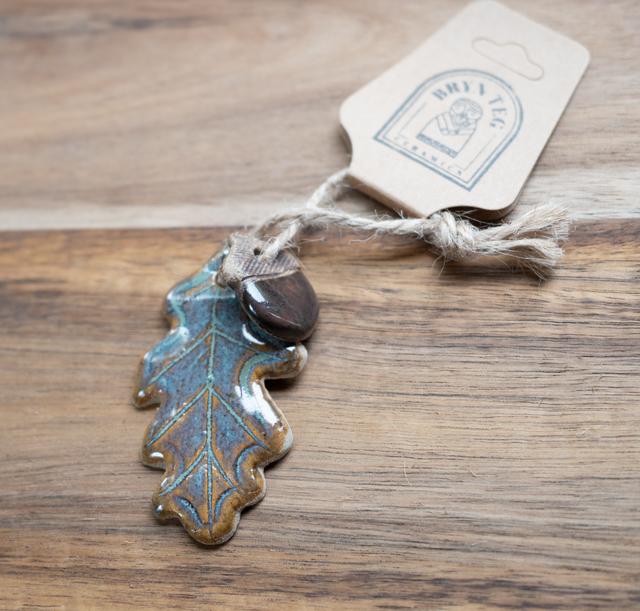 Oak Leaf &amp; Acorn Hanging Adornment