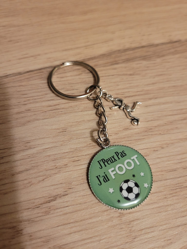 Porte-clés argenté - J'peux pas j'ai foot