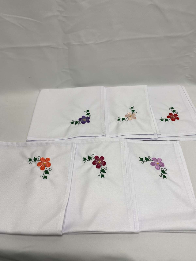 Serviettes de table brodées