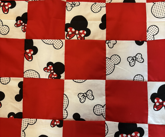 Quilt Minnie Mouse Heads Red