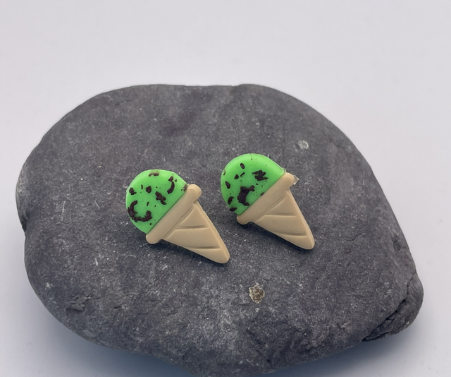 Mint choc chip ice cream studs