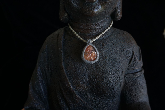 Sonnenstein Schutzamulett für mehr Optimismus und Lebensfreude